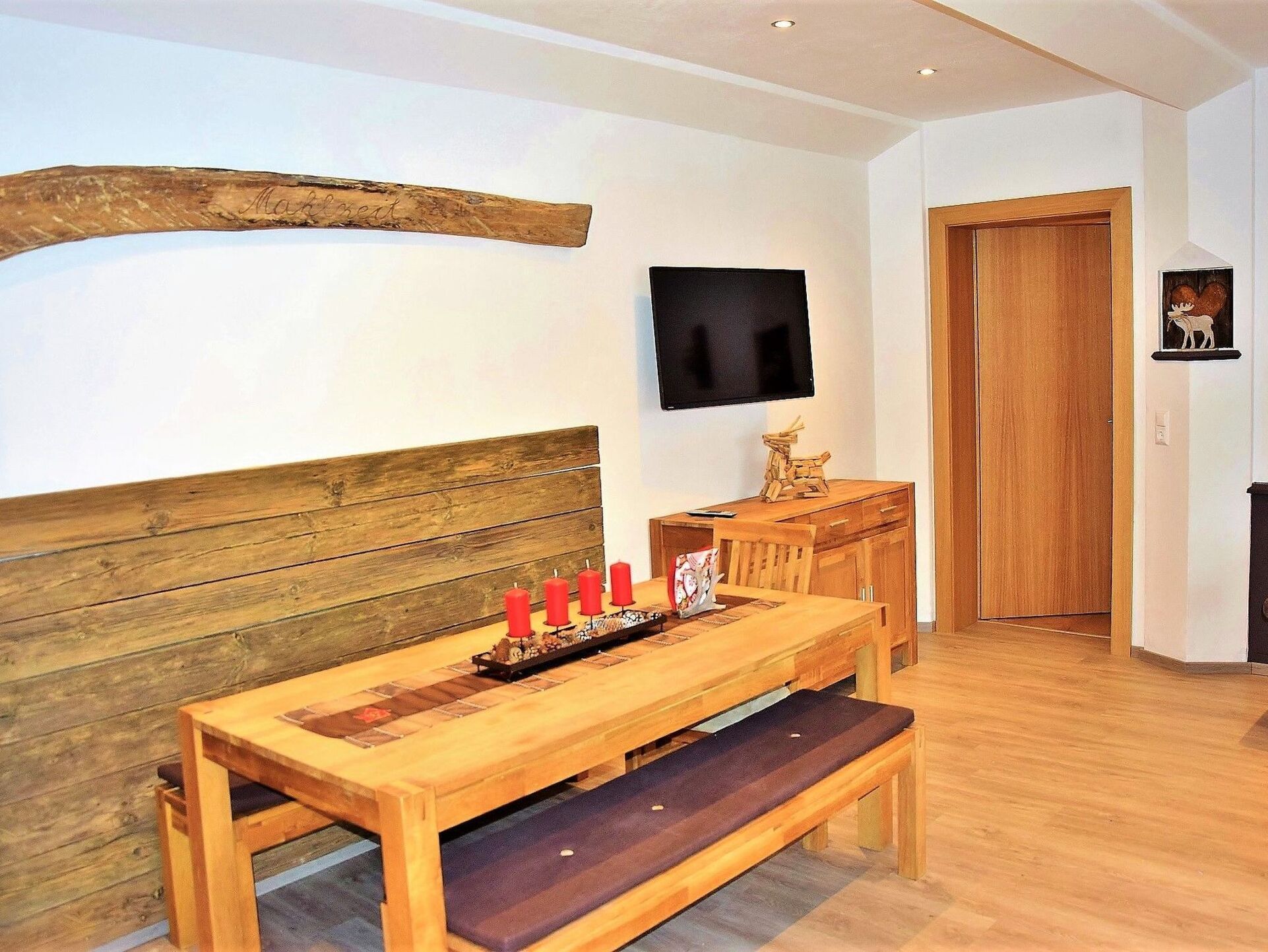 Charming 2-Bed Apartment in Kitzbuhel, Sleeps 6, 1147