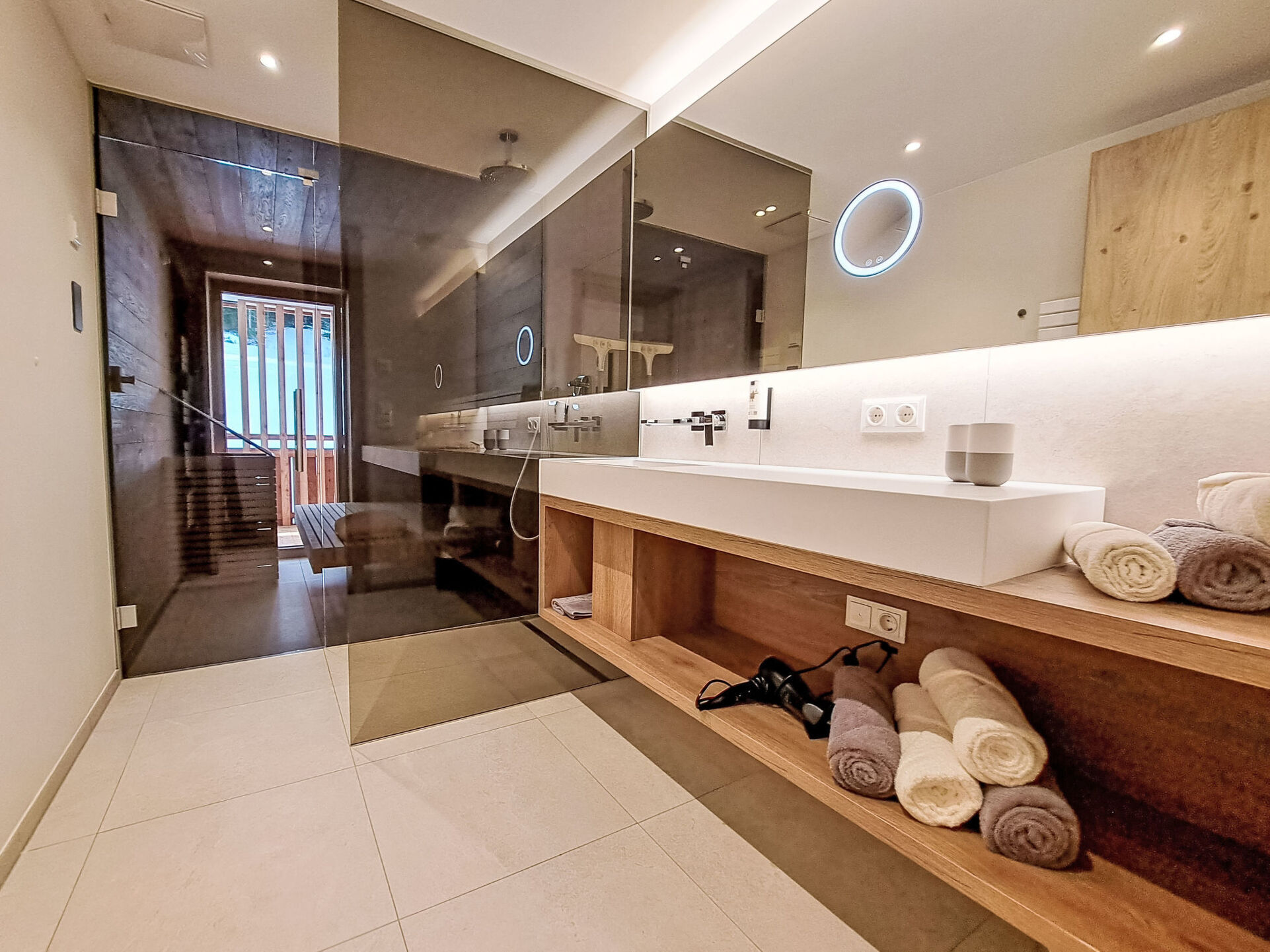 Bathroom / Wellness