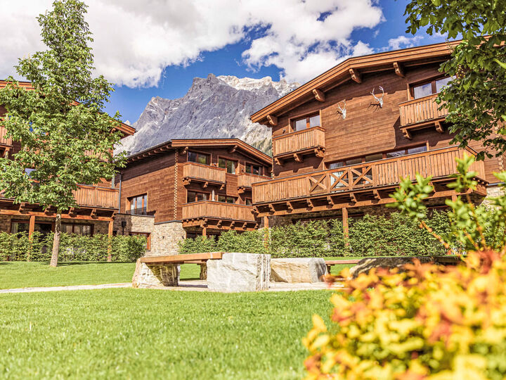 4-Bed Apartment in Reutte, Sleeps 10, 1020, Ehrwald, Austria
