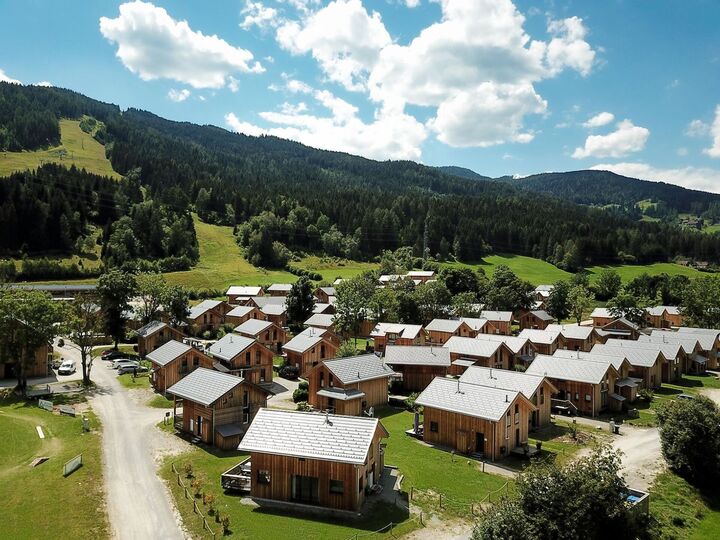 Elegant 1-Bed Apartment in Murau, Sleeps 2, 1075, Sankt Lorenzen ob Murau, Austria