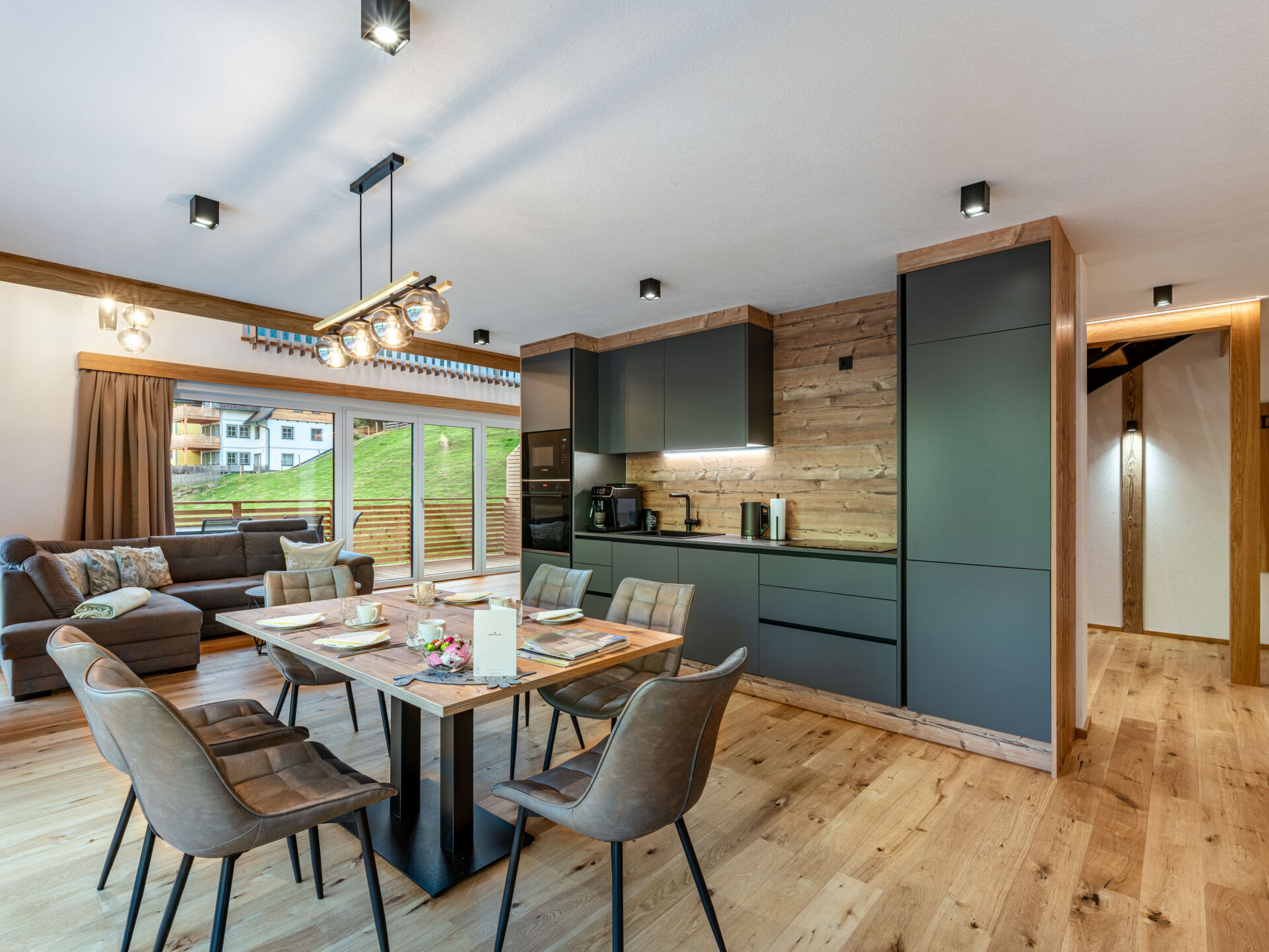 Kitchen / Dining Room