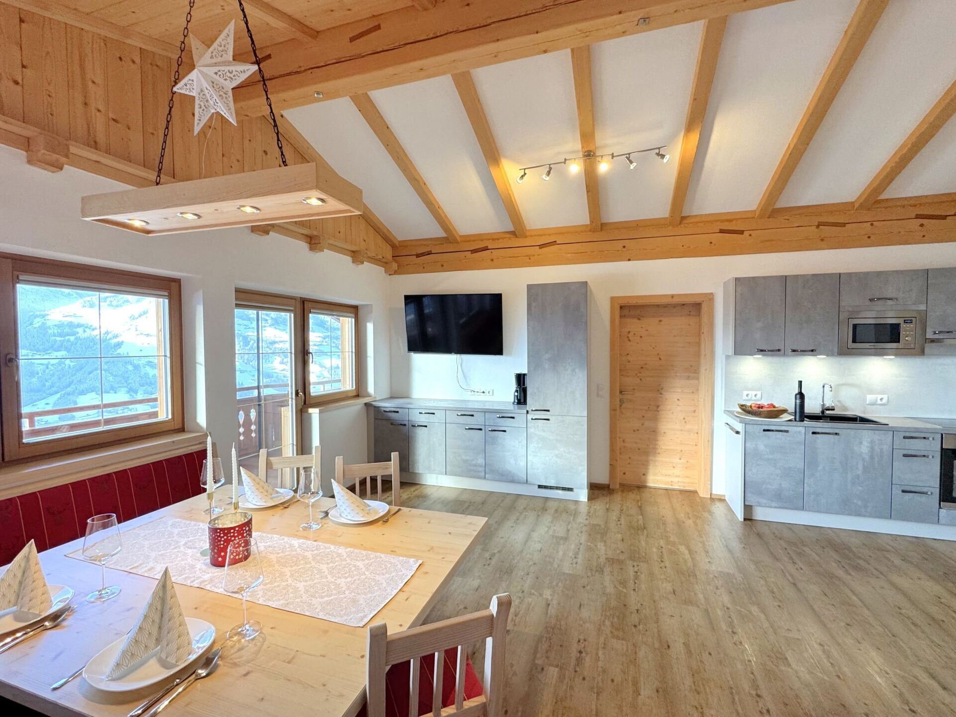 Kitchen / Dining Room