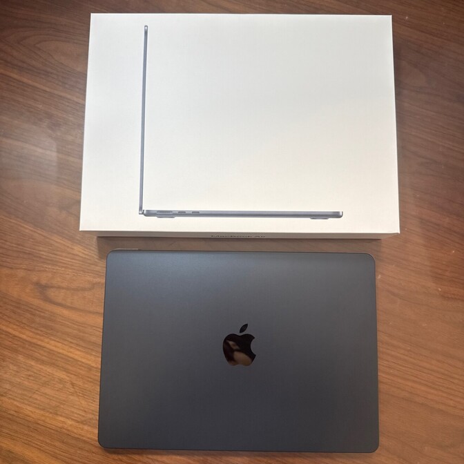 MacBook Air M2 2022 13.6 8GBメモリ 256GBストレージ 未使用付属品