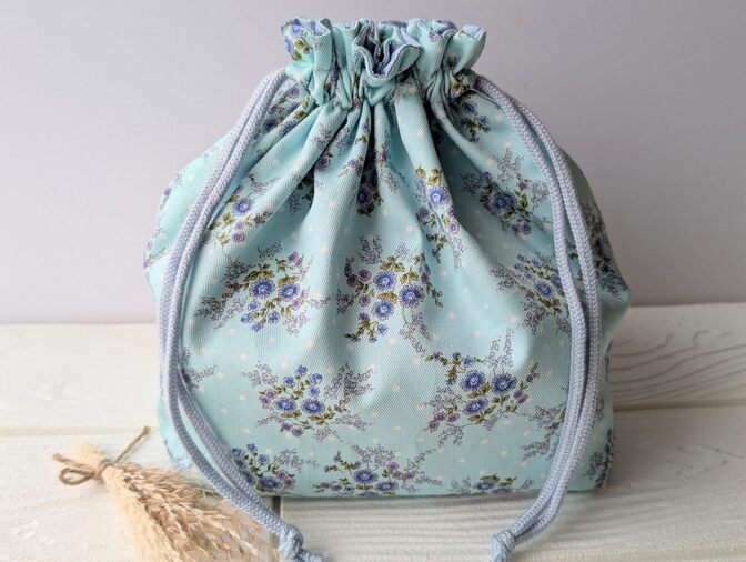 【ハンドメイド】仕切り付き巾着
