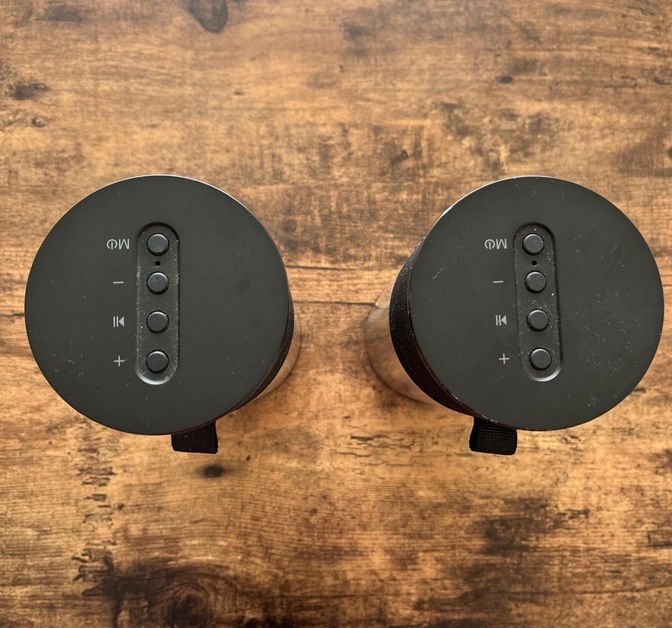Bluetoothスピーカー2本