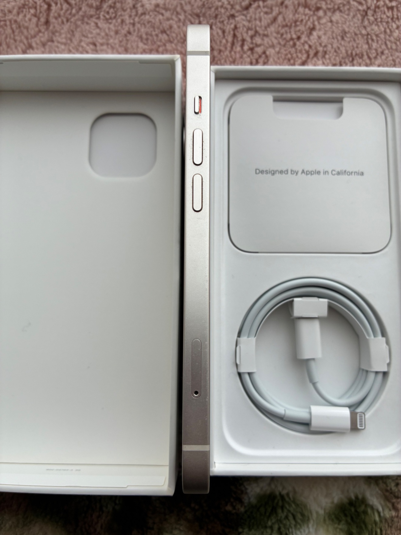 値下げ】iPhone13 スターライト128GB 本体 SIMフリー 容量82 値下げ】iPhone13 スターライト128GB 本体 SIMフリー 容量82