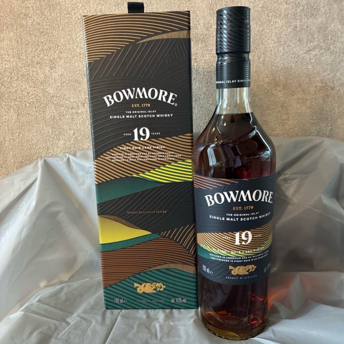 BOWMORE 19 years シングルモルトスコッチウイスキー 700ml BOWMORE 19 years シングルモルトスコッチウイスキー 700ml