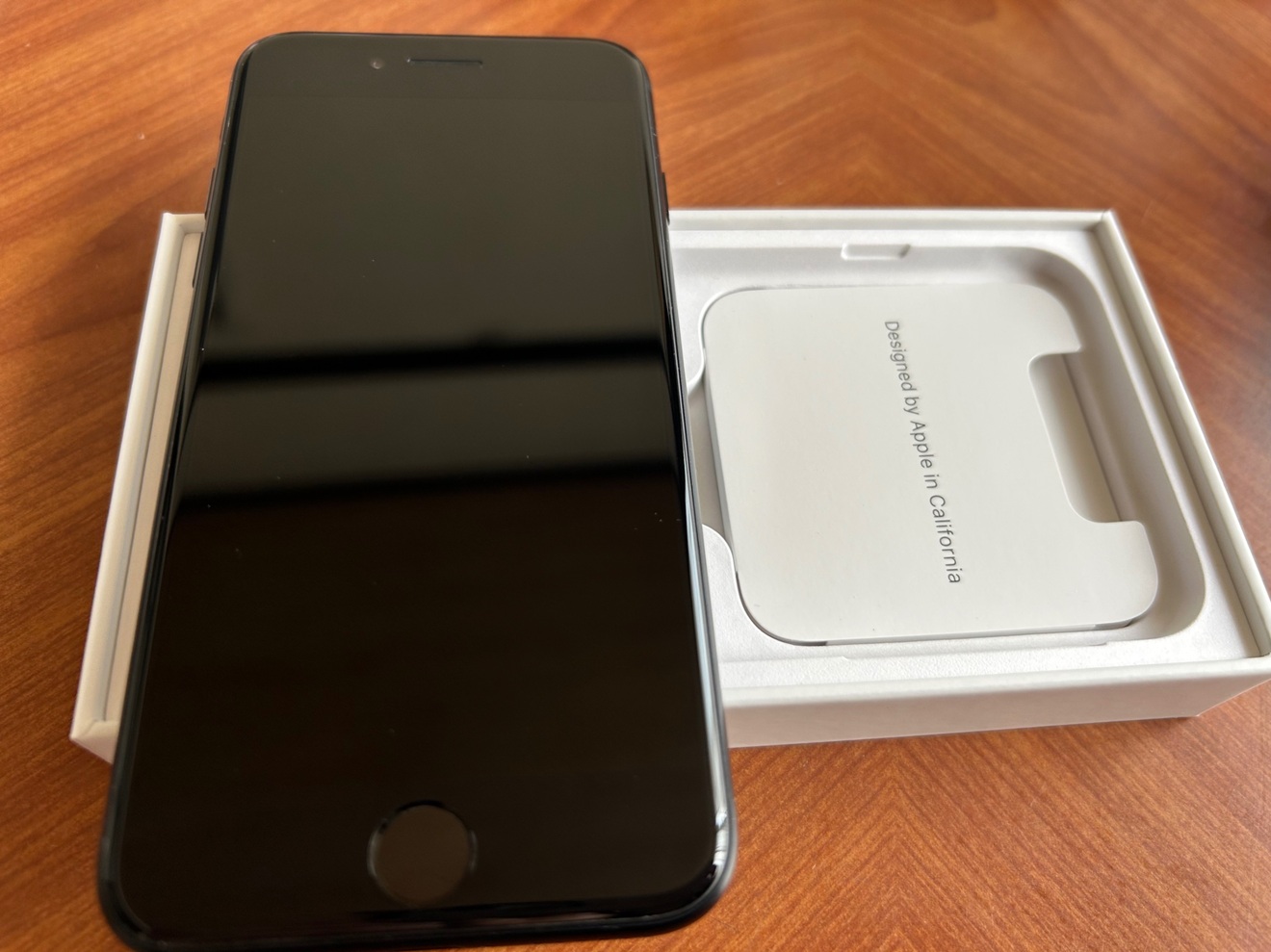 Apple iPhone SE3 64GB ミッドナイト|リベシティフリーマーケット Apple iPhone SE3 64GB ミッドナイト|リベシティフリーマーケット