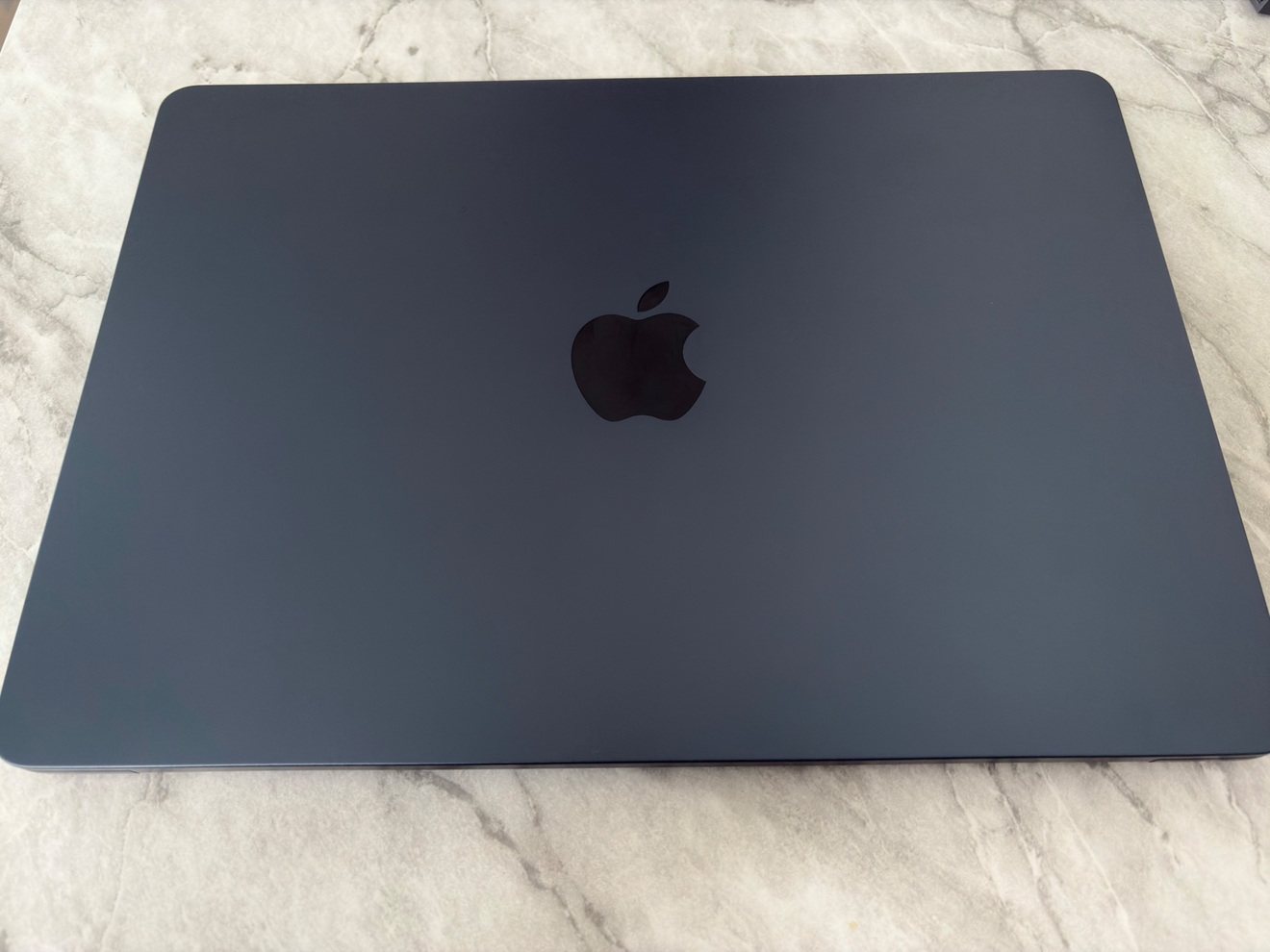 超美品!】MacBook Air M3 13インチ ミッドナイト SSD512GB 超美品!】MacBook Air M3 13インチ ミッドナイト SSD512GB