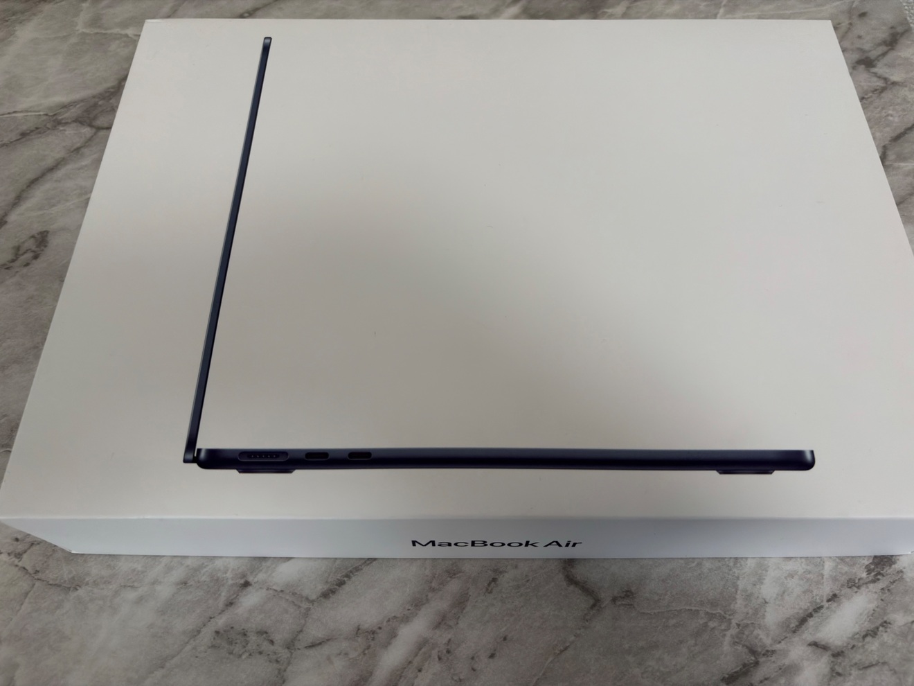超美品!】MacBook Air M3 13インチ ミッドナイト SSD512GB 超美品!】MacBook Air M3 13インチ ミッドナイト SSD512GB