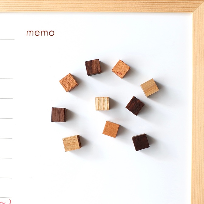 【ハンドメイド】シンプルな木製キューブマグネット〈ミックス10個〉無垢材の温もり×強力ネオジム磁石