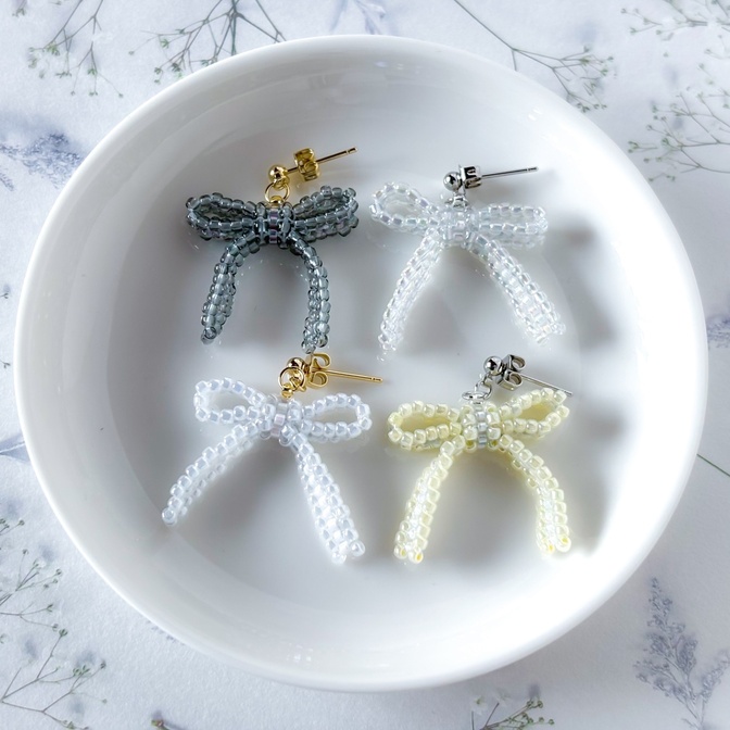 【ハンドメイド】ビーズのピアス◇シュクルリボン