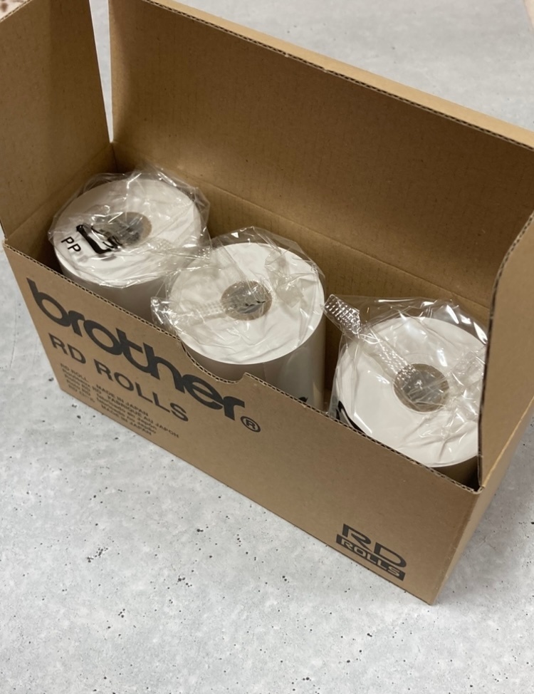 【3本感熱紙付き】ブラザー工業 ポータブル型感熱ラベルプリンター RJ-3050 ブラザー、感熱式でフルカラー印刷対応のラベルプリンタ - PC Watch