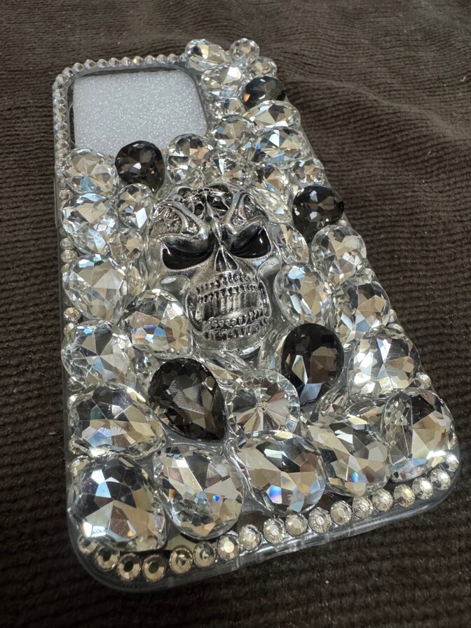 【開封のみ】iPhone15Pro ケース ガイコツ ストーン デコレーション