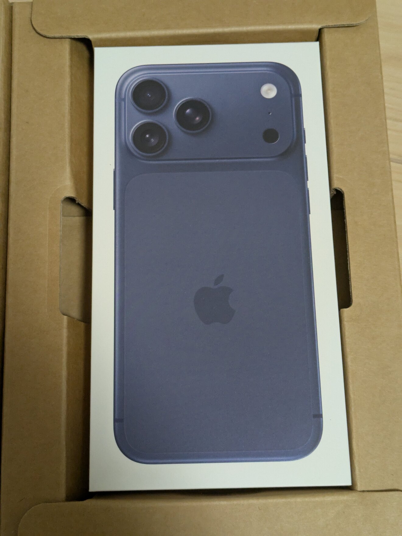 【Apple 正規品】　iPhone17 Pro 256GB ディープブルー iPhone 17 Pro 256GB ディープブルーを購入 - Apple（日本）