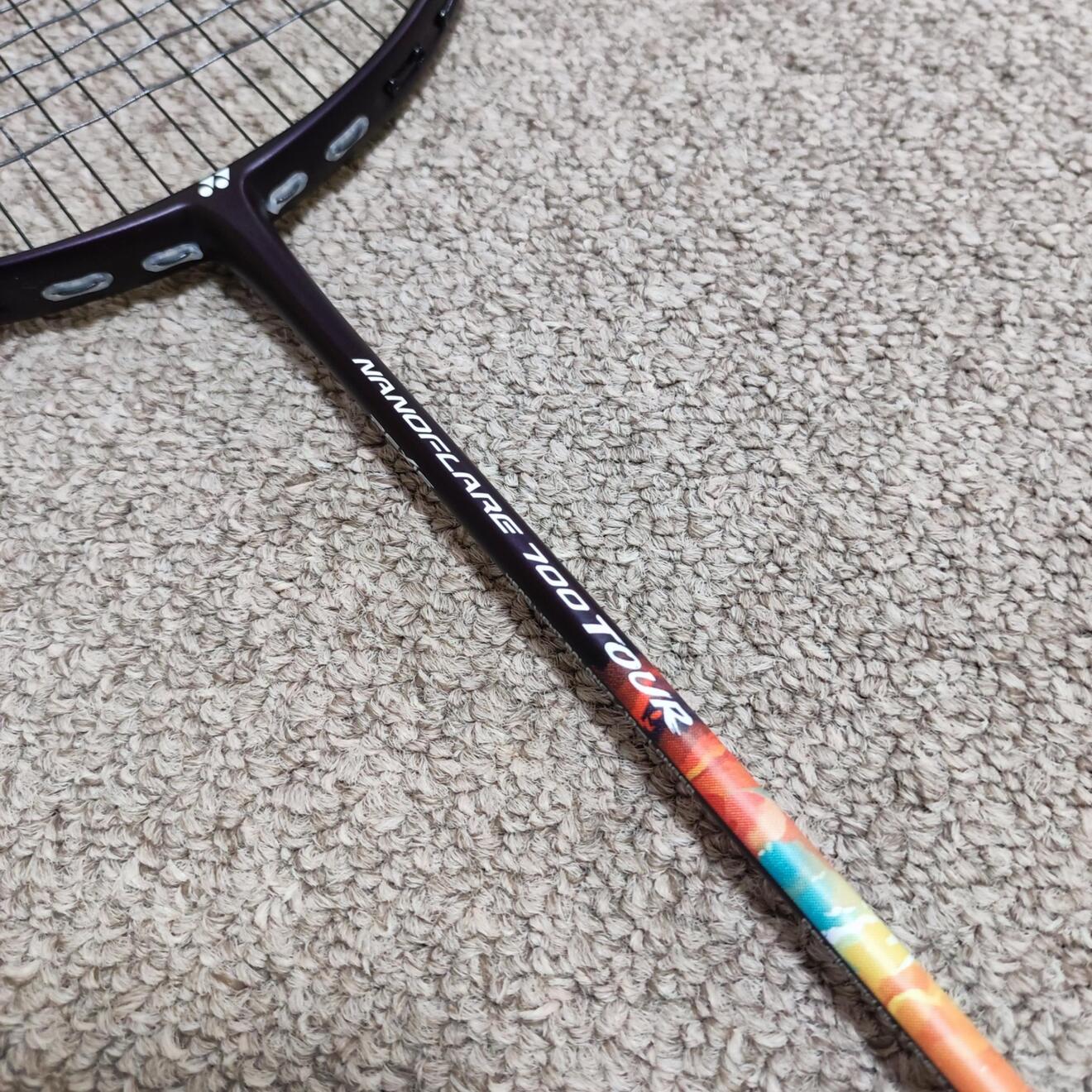 美品 YONEX ナノフレア700ツアー BG66UM張り 25P 839