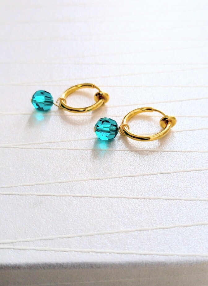 痛くなりにくい高品質フープ✱スワロ社製クリスタルを使用したハンドメイドイヤリング/ピアス