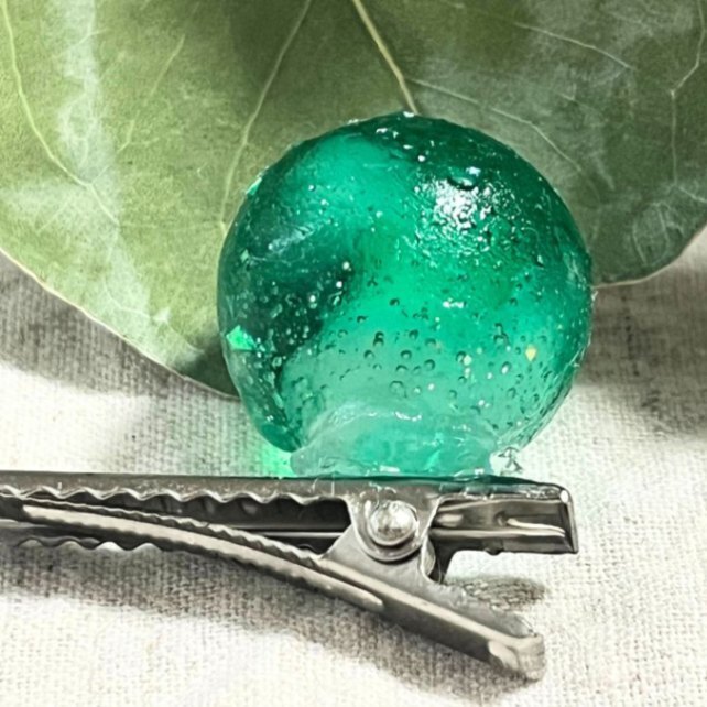 [ハンドメイド]緑のレジンヘアピン
