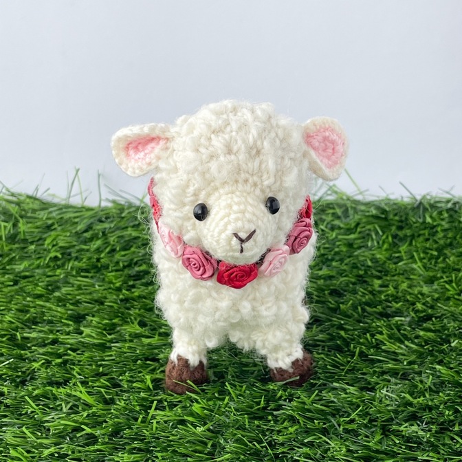 もこもこ♡ひつじちゃんのあみぐるみ　花輪【リベ大フェス出品作品】ハンドメイド