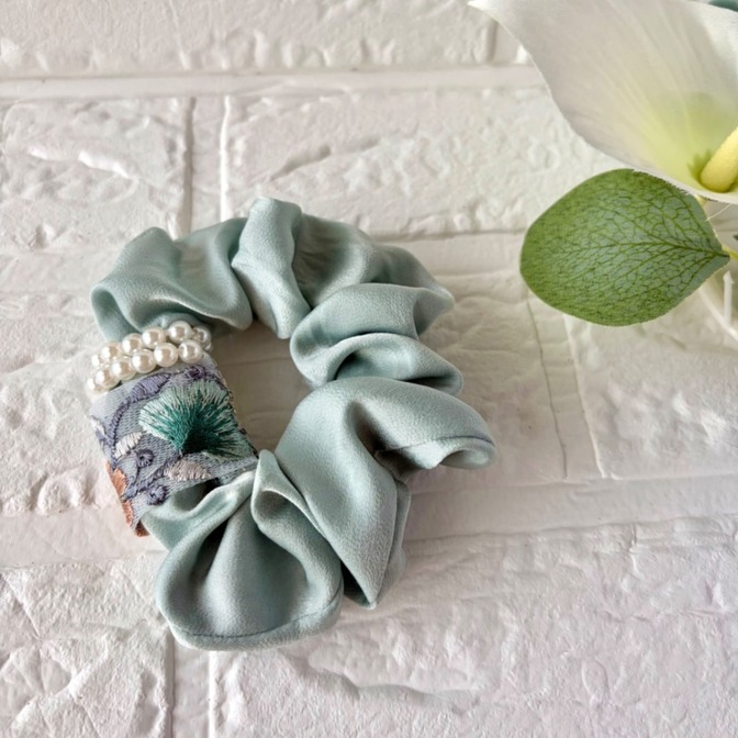 インド刺繍リボン🎀シュシュ　パールミントグリーン