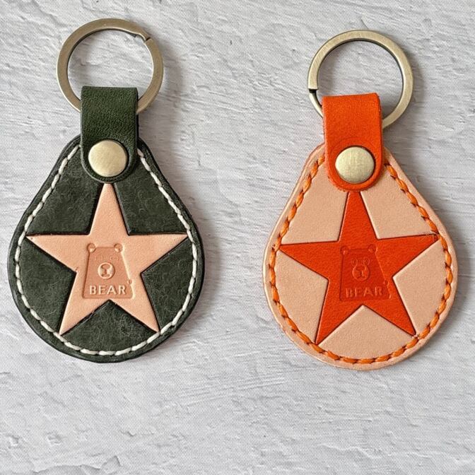 【2個セット】本革キーホルダー（クマ刻印の星モチーフ）