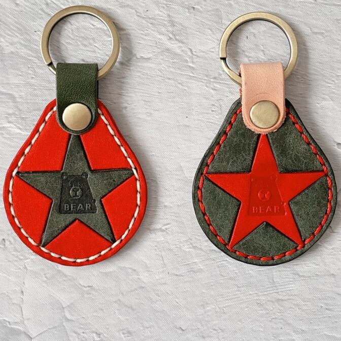 【2個セット】本革キーホルダー（クマ刻印の星モチーフ）