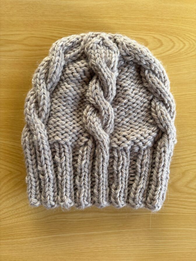 🧶 手編み ニット帽（ケーブル編み）