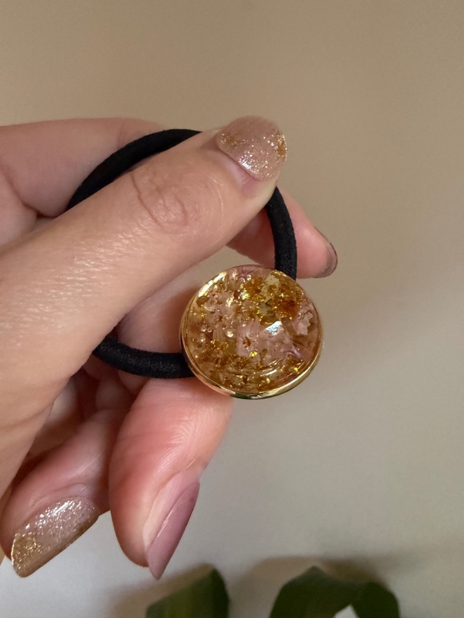 ドライフラワーとレジンのヘアゴム