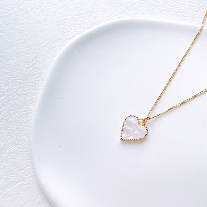 【再販なし】🤍ホワイトハートネックレス｜大人かわいいシンプルデザイン