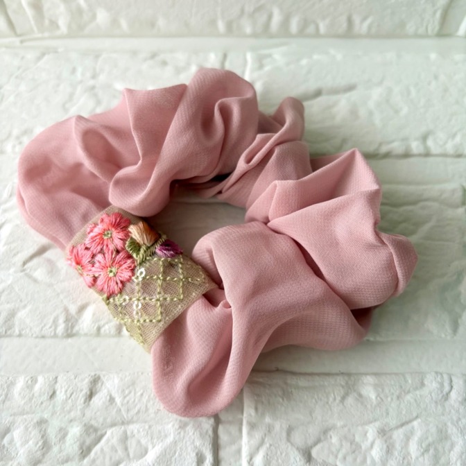 インド刺繍リボン🎀シュシュ　くすみピンク　