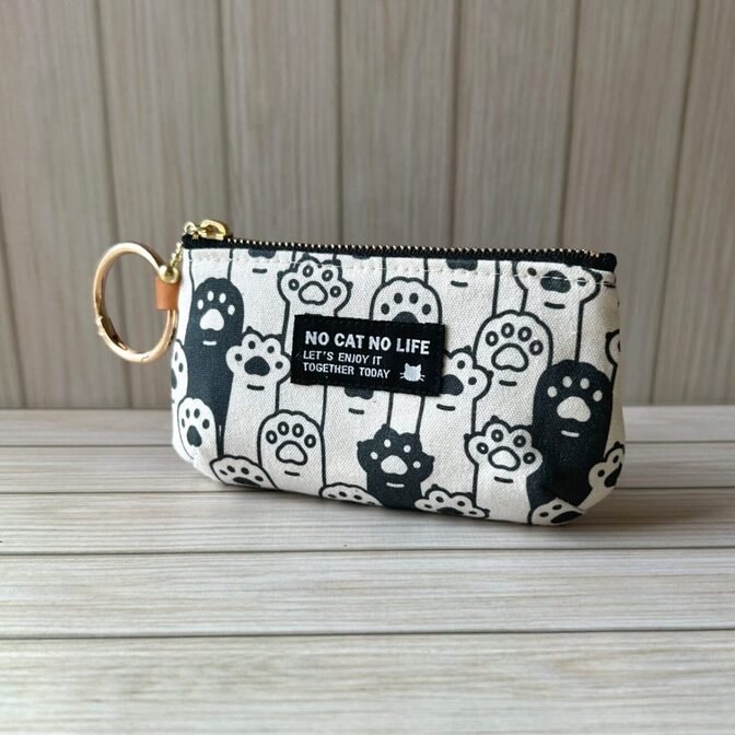 【ハンドメイド】ころりんポーチmini｜猫の手貸します♪｜モノトーン
