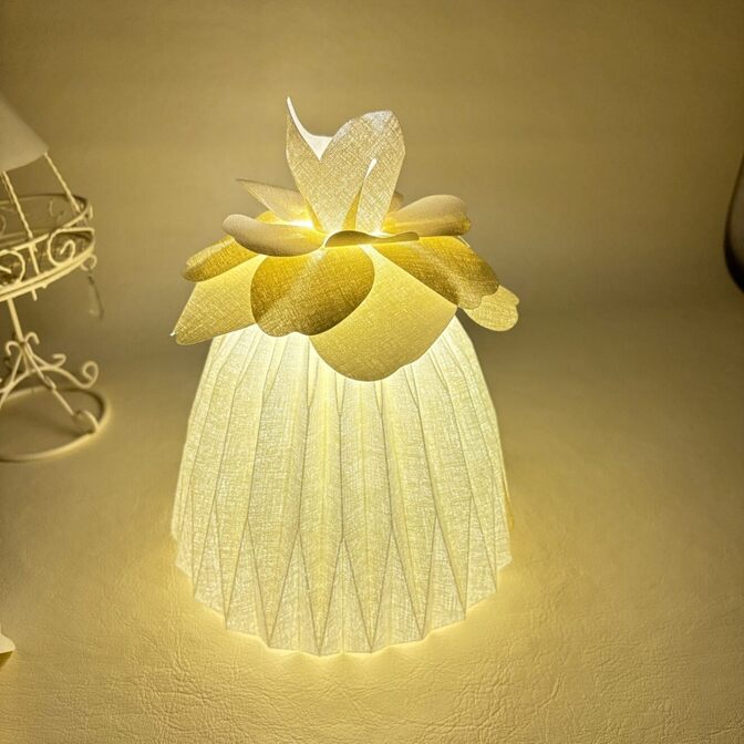 【ハンドメイド】薔薇のドレスのランプシェード　ペーパークラフト　簡単照明　