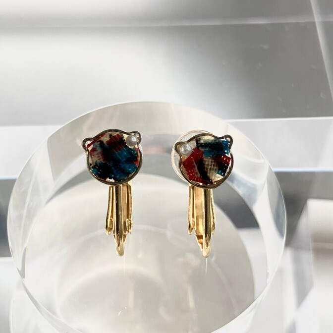 【ミャクミャクねこ？🐈】大人がつけられるさりげない猫　金属アレルギー対応　イヤリング