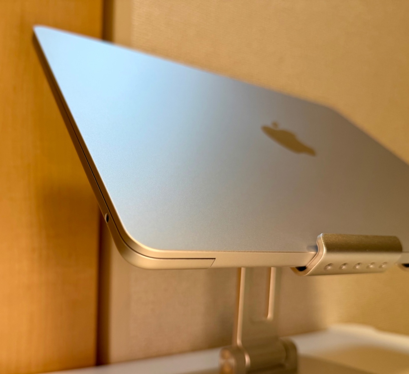 M4 MacBookAir シルバー 16GB/256GB 13.6インチ BT最大容量100％｜リベ