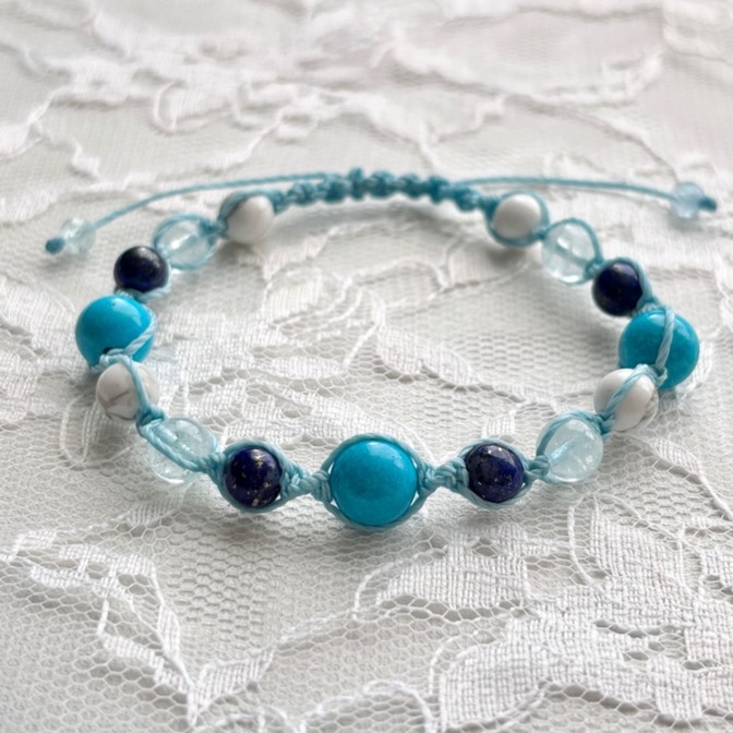 【ハンドメイド】ターコイズ ラピスラズリ ハウライト 天然石 マクラメ編み ブレスレット
