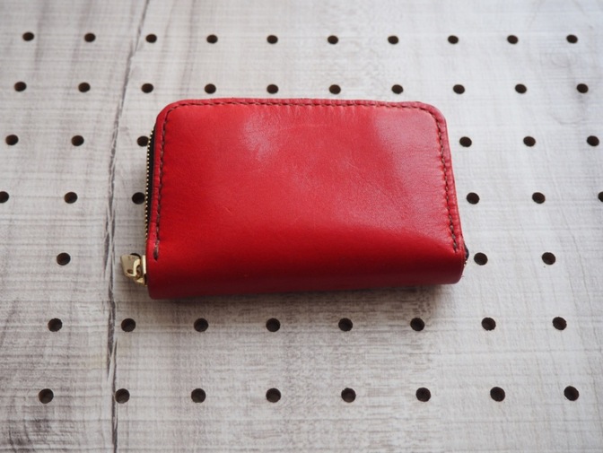 ミニラウンドファスナーウォレット　栃木レザー　小銭入れ　赤　カード入れ付き