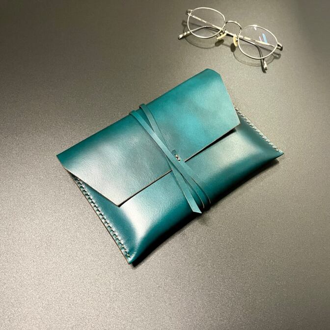 姫路レザーの文庫本カバー　ポーチ　ダークグリーン　小物入れにも