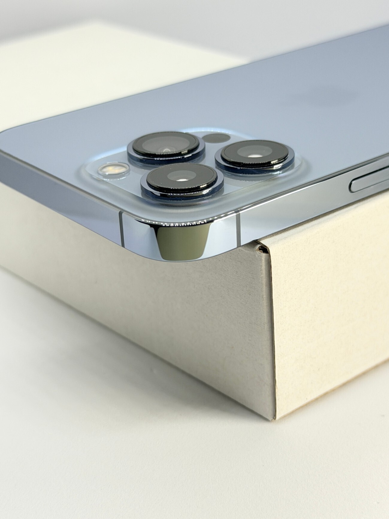 BT99%】 iPhone 13 pro ブルー 256GB 楽天 SIMロック解除済み #81