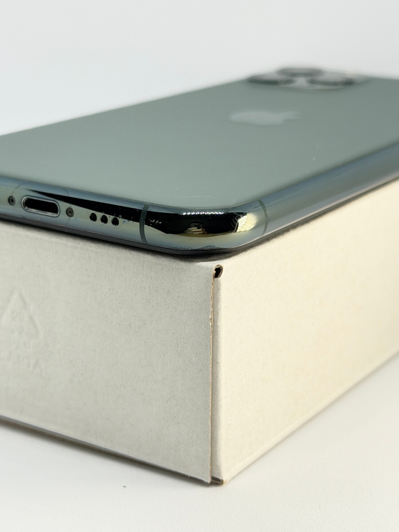 BT100%】 iPhone 11 pro ミッドナイトグリーン 64GB SIMロック解除済み