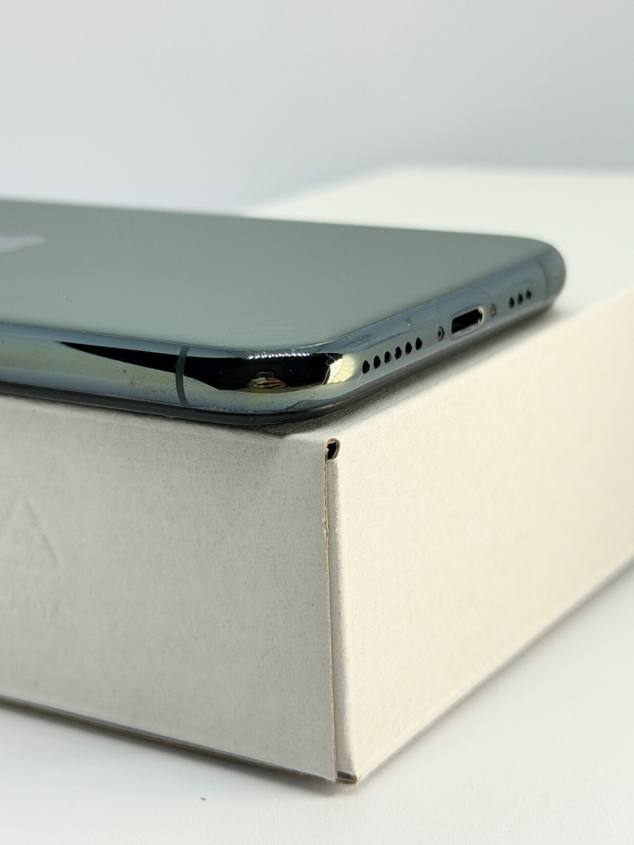 BT100%】 iPhone 11 pro ミッドナイトグリーン 64GB SIMロック解除済み