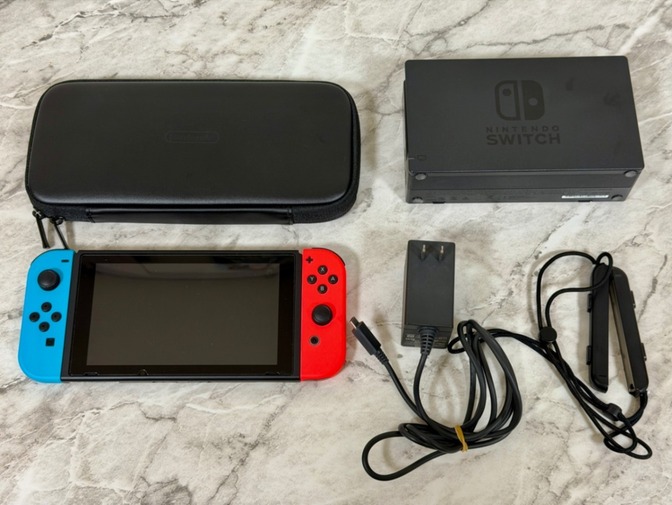 【値下げしました！】Nintendo Switch本体＋付属品一部＋おまけ純正ケース・microSD