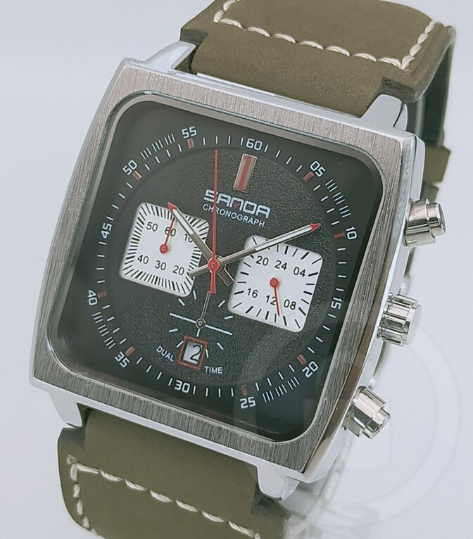 【屈強スクエアにフィッティングワイド革で一体感が飛躍的に向上/新品】クロノグラフ 黒パンダ カーキ革