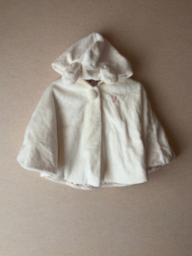 【美品】ミキハウスファースト うさ耳 ポンチョ ケープ 70-90 ホワイト