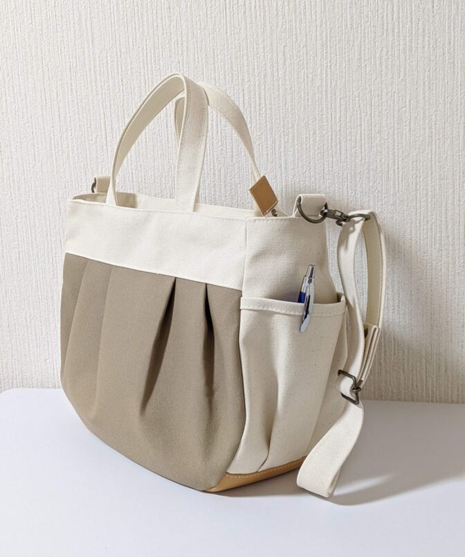 帆布のぷっくりバッグM（サンドベージュ✕キナリ）