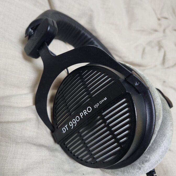 Beyerdynamic DT 990 PRO 250Ω 開放型ヘッドホン｜リベシティフリー