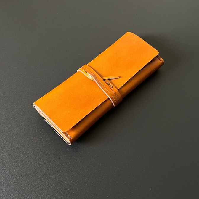【メガネケース キャメル】牛革 手縫い 紐巻き 姫路レザー使用　ロールタイプ