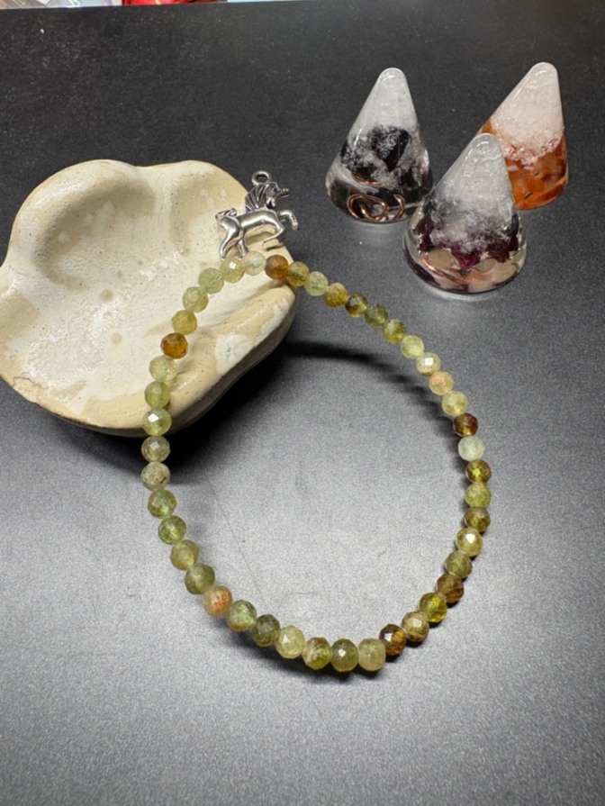 天然石 パワーストーン　ブレスレット　グリーンガーネット　4㎜　2910