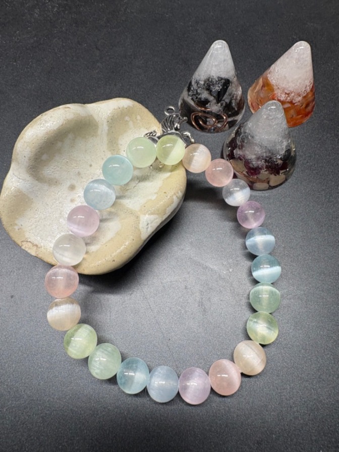 天然石 パワーストーン　ブレスレット　セレナイト　カラフル　8㎜ 3009