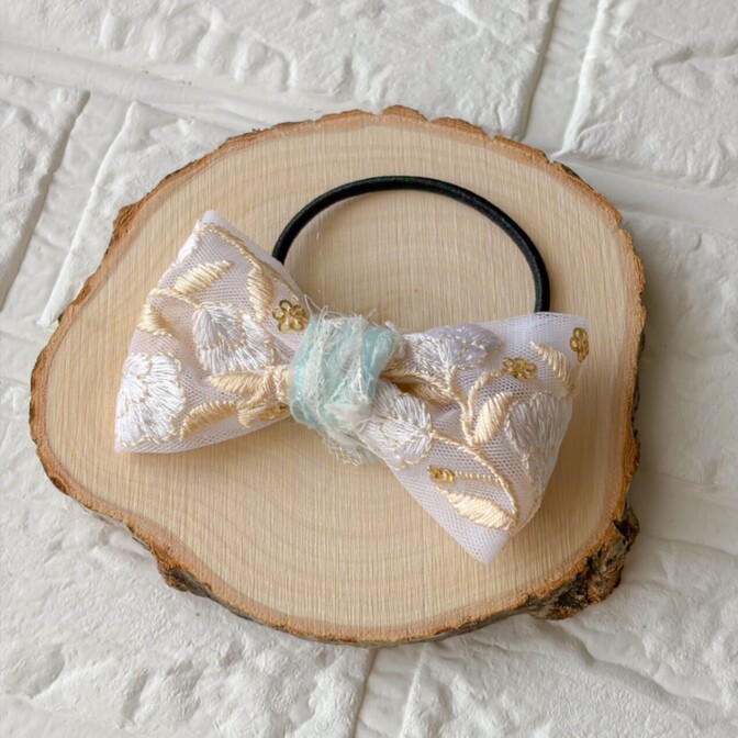 ⑧インド刺繍リボン🎀ヘアゴム　スノウブルー