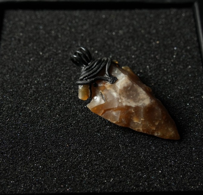 瑪瑙石の矢尻ネックレス